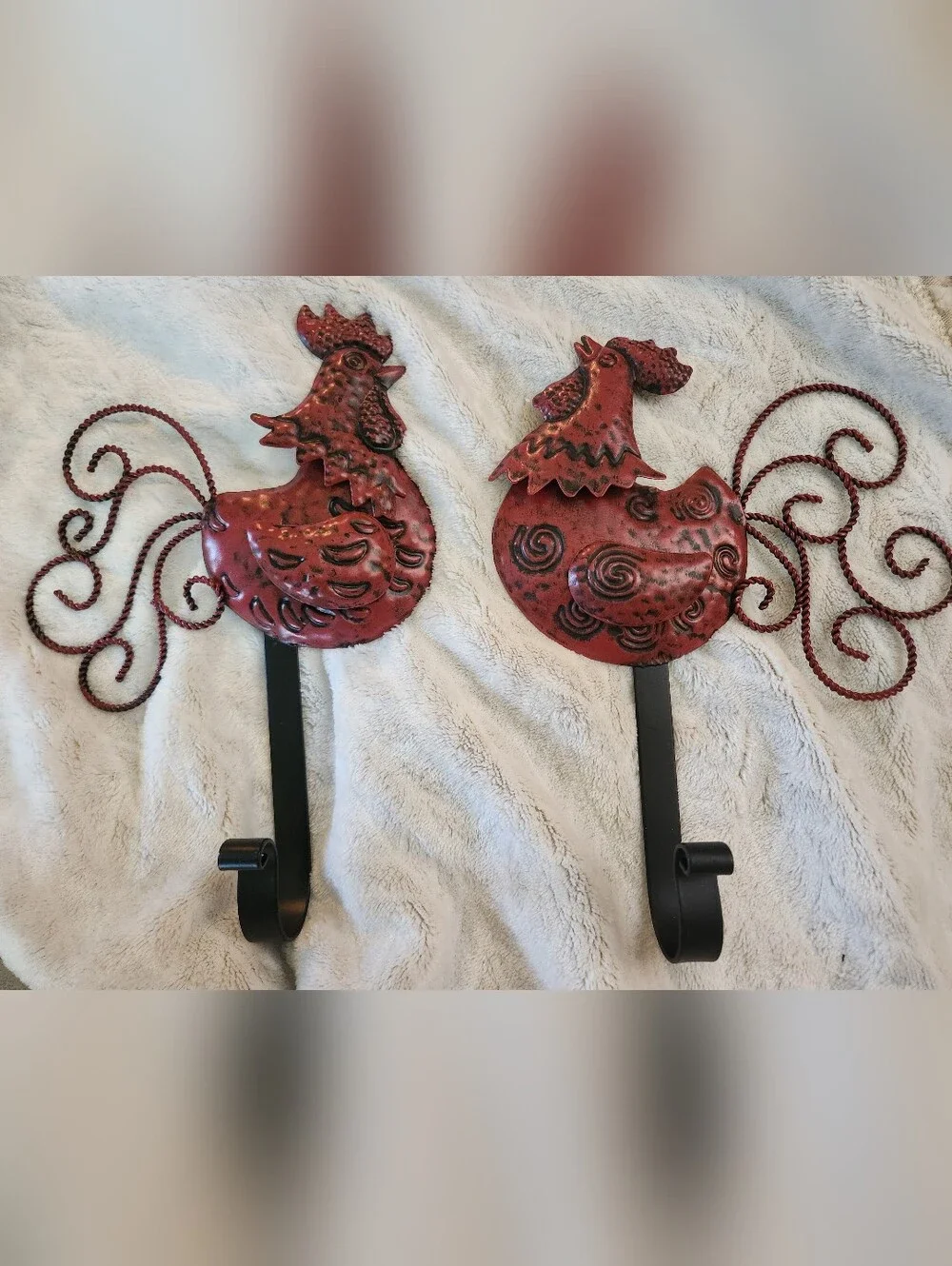 Rustic Red Rooster Wall Hooks From Avon - Decorative Home Accent